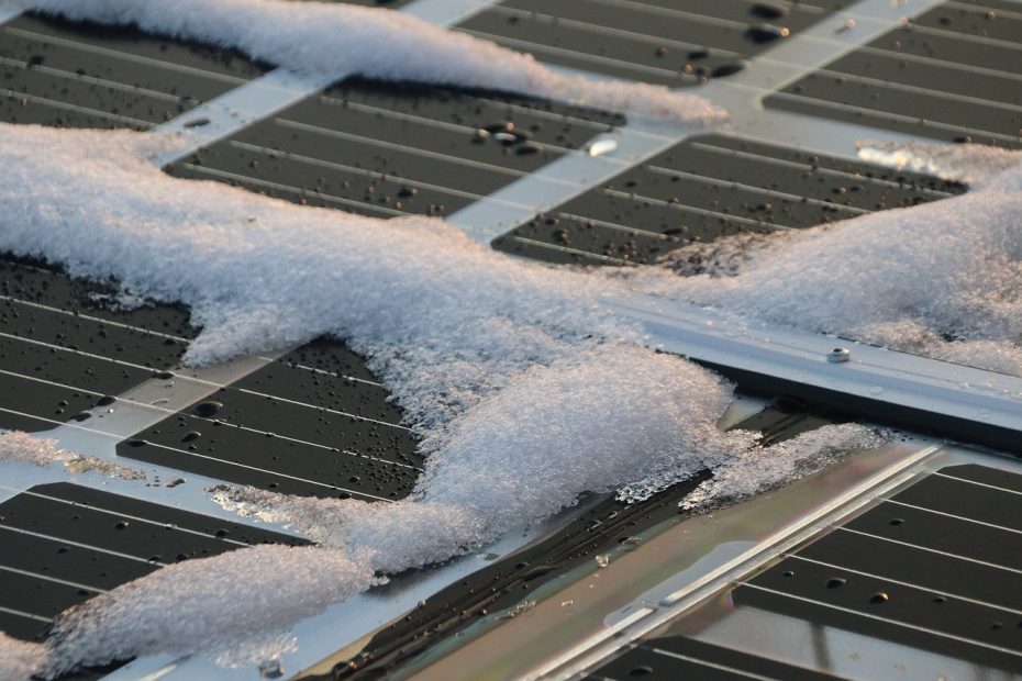 Skelbs daugiau nei 35 mln. eurų paramos kvietimą saulės elektrinėms įsirengti