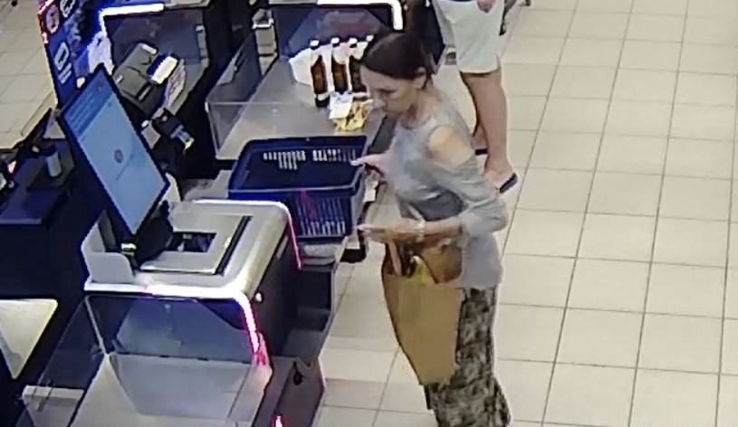 Policija ieško moters
