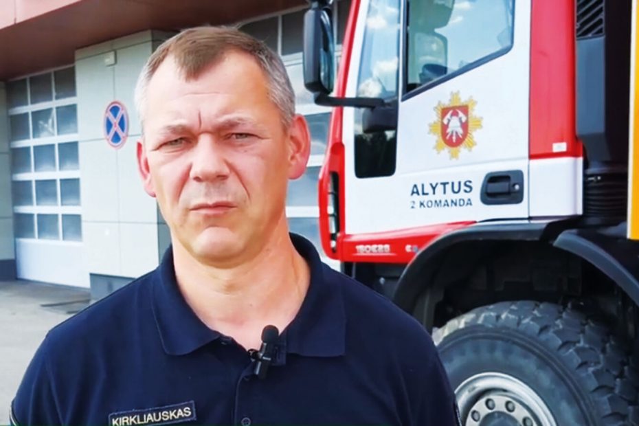 Tarnybą pradėjo nuo žemiausios grandies