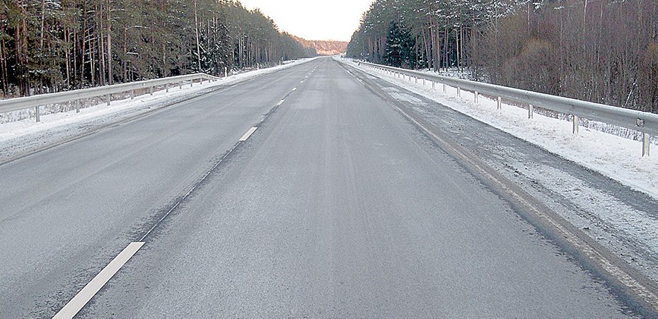 Kelininkai primena – žiemos metu ypač pavojinga ant tiltų ir viadukų
