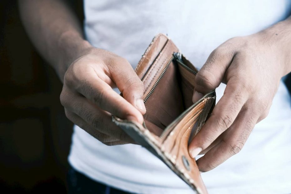 Ar verta užsisakyti skolos išieškojimo paslaugą paprastam žmogui?