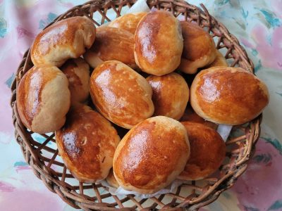 Skaniausios mielinės bandelės su lašinukais