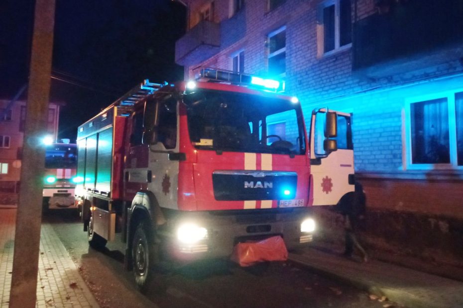 Į Žemaitės gatvę ugniagesiai lėkė dukart