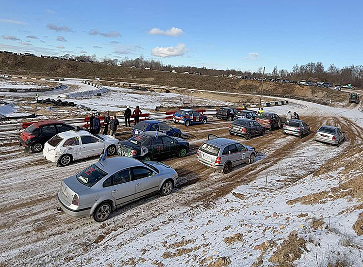 Automobilininkai rengiasi kroso sezonui