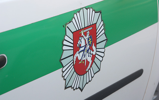 Moters pasiteisinimais policija nepatikėjo