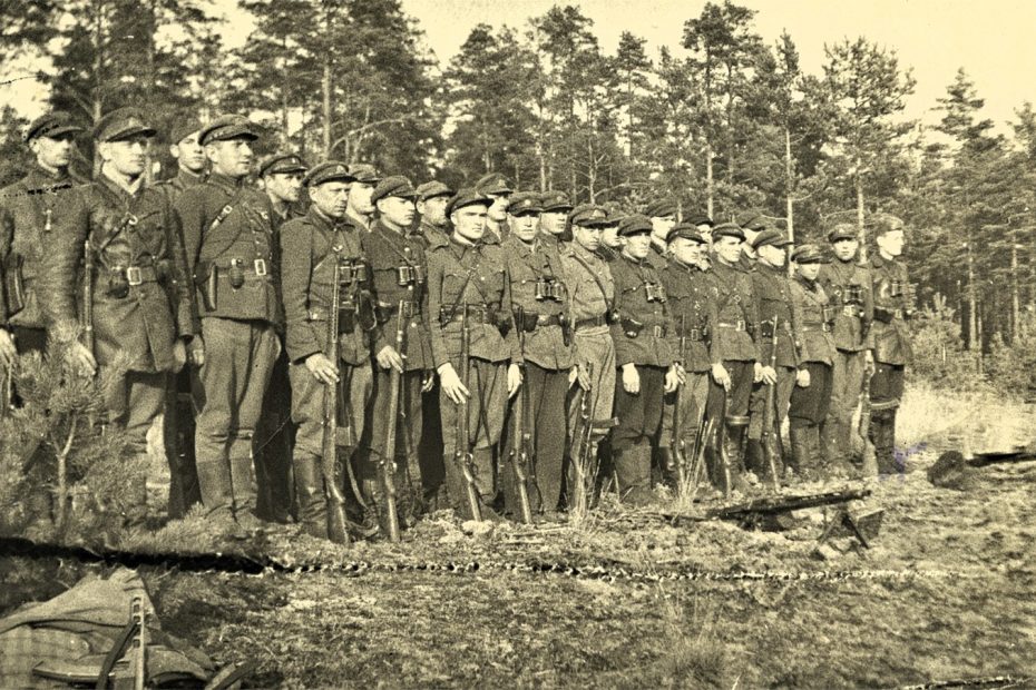 Garbingai palaidoti laisvės gynėjus – visų mūsų pareiga
