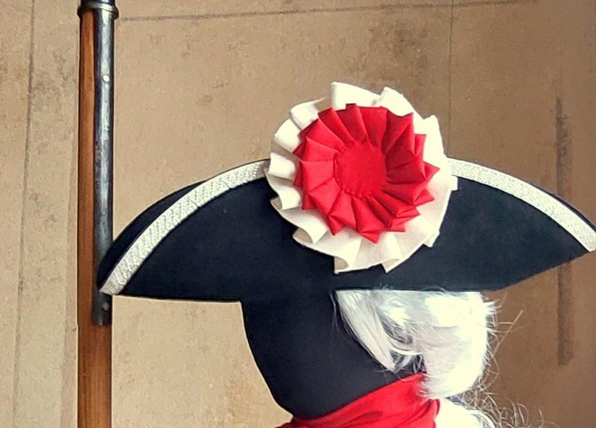 Kviečia į karinių uniformų rekonstrukcijos parodą „DRĄSOS GIJOS“