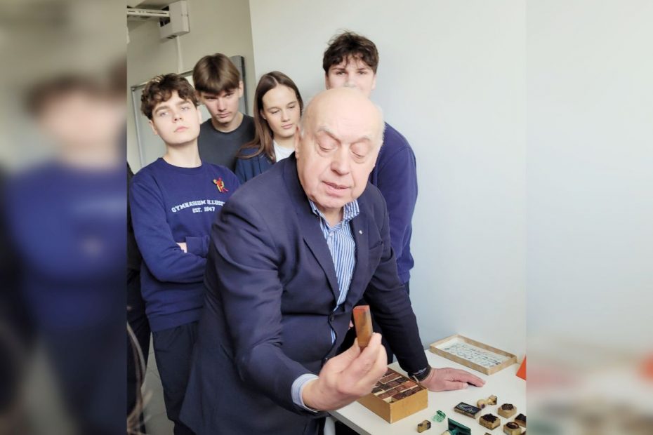 Jaunimas susitiko su žinomu kolekcininku