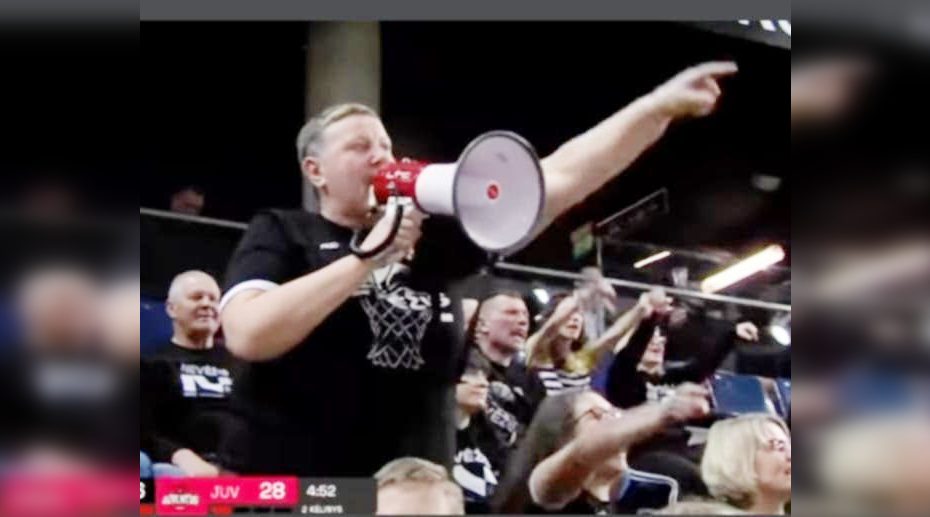 Krepšinio komentatorius dar kartą atsiprašė rajono politikės