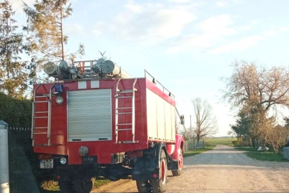 Šlapaberžėje degė malkų krūva
