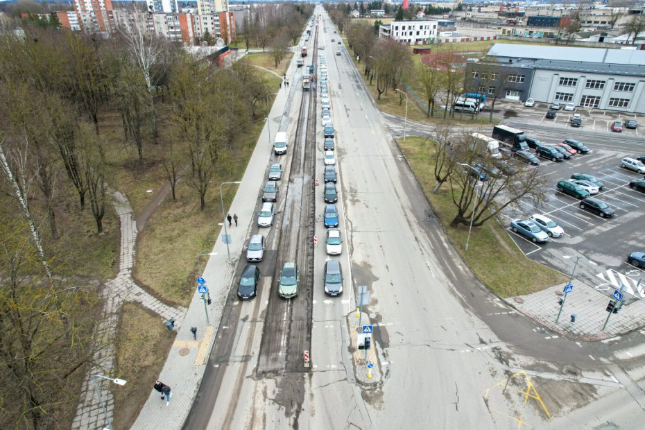 Kauno gatvėje prasidėjo kelio dangos atnaujinimo darbai