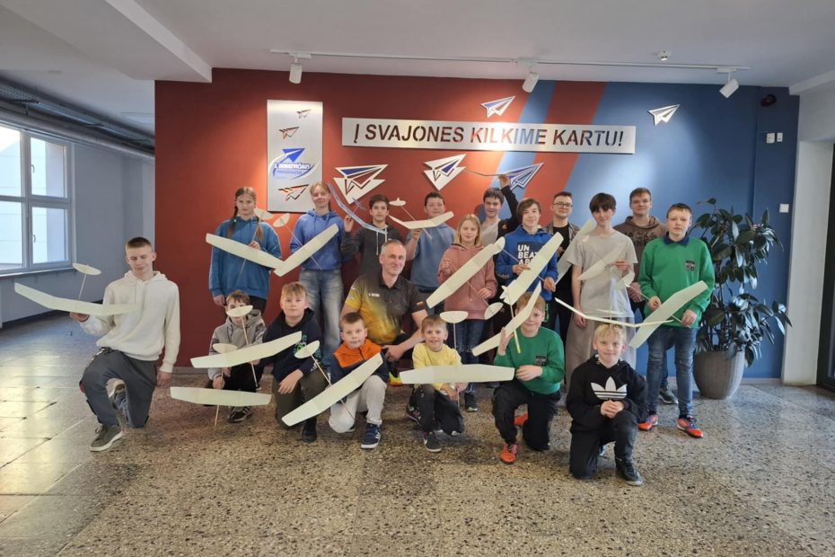 LIETUVOS MOKINIŲ F1N KLASĖS AVIAMODELIŲ ČEMPIONATAS
