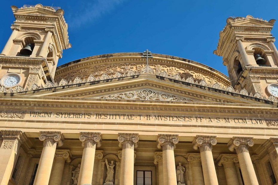 Tikėjimo fenomenas: kokių stebuklų piligrimai ieško ir patiria Maltoje