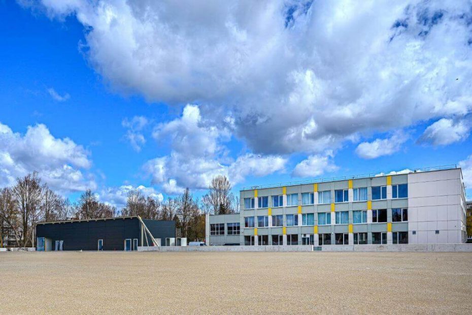 Panevėžyje kyla modernus futbolo maniežas – sportuoti bus galima visus metus