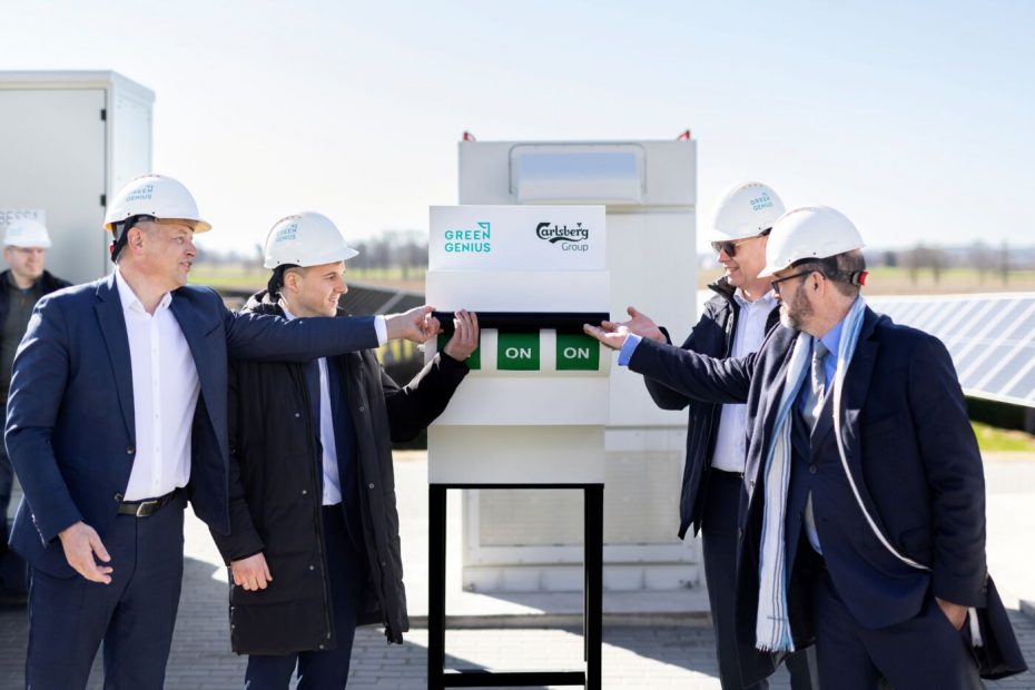 Oficialiai atidarytas saulės elektrinių ir kaupiklių parkas