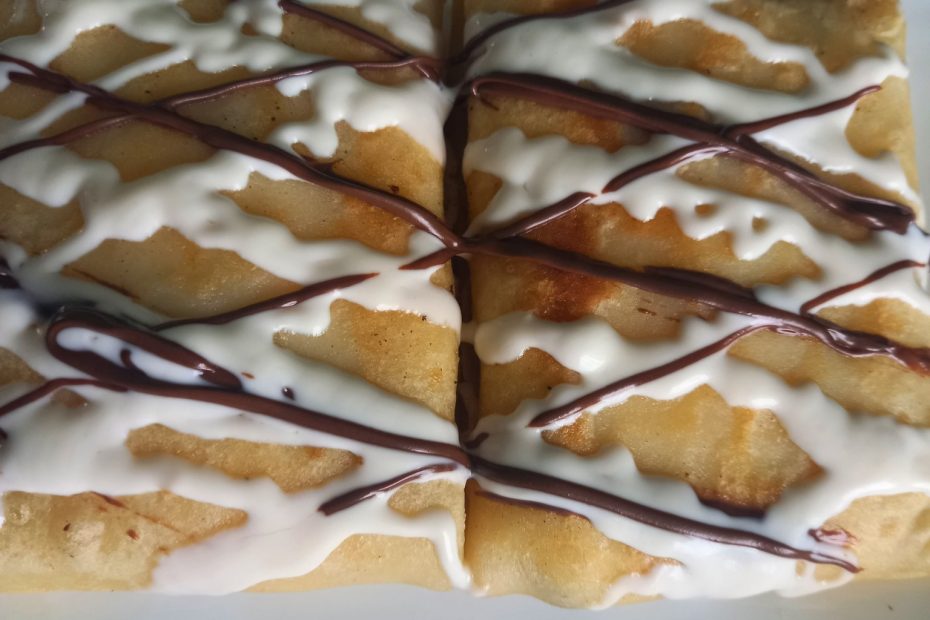 Lietiniai su varškės įdaru ir nutellos padažu