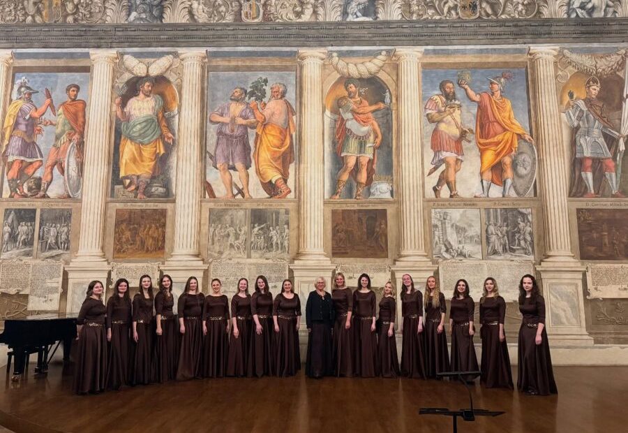 Choras „Virgo“ dainomis atkuria istorinius Paduvos ir Vilniaus universitetų tiltus