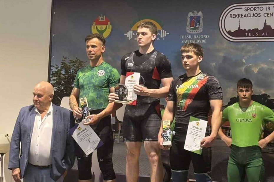 Panevėžio sporto gimnazijos sunkiaatlečiai pagerino Lietuvos rekordus