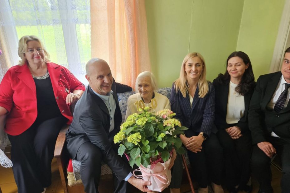 Pasveikinta šimtametė Gelgaudiškio seniūnijos gyventoja