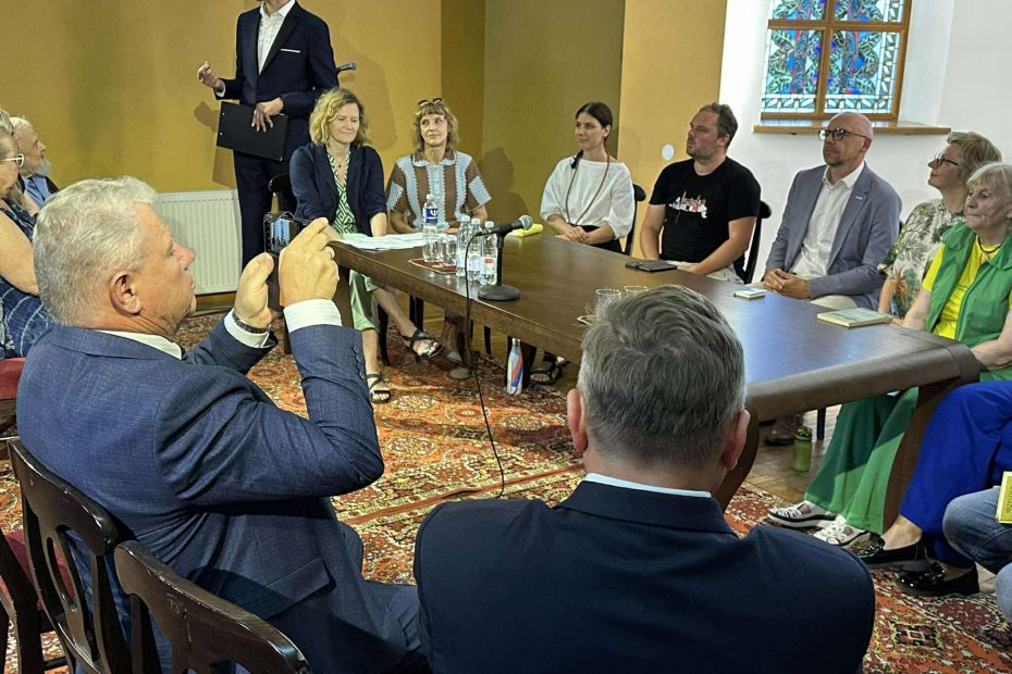 Anykštija – mažasis pasaulio centras: ar galima projektuoti tiltą namo?