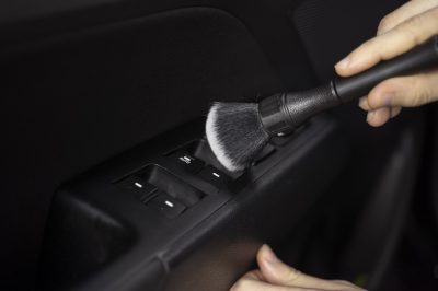 Plastikinių detalių atnaujinimas: kaip grąžinti blizgesį ir spalvą?