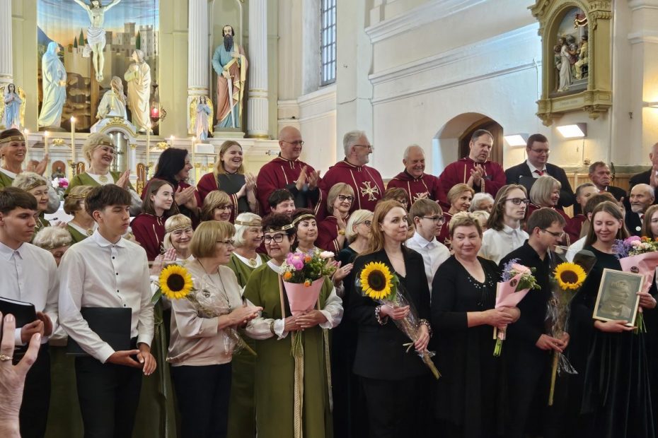 Suskambėjo chorų festivalis „Kur  bakūžė  samanota“