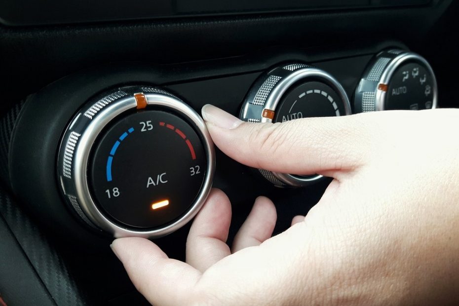Kada reikia papildyti automobilio kondicionieriaus dujas?