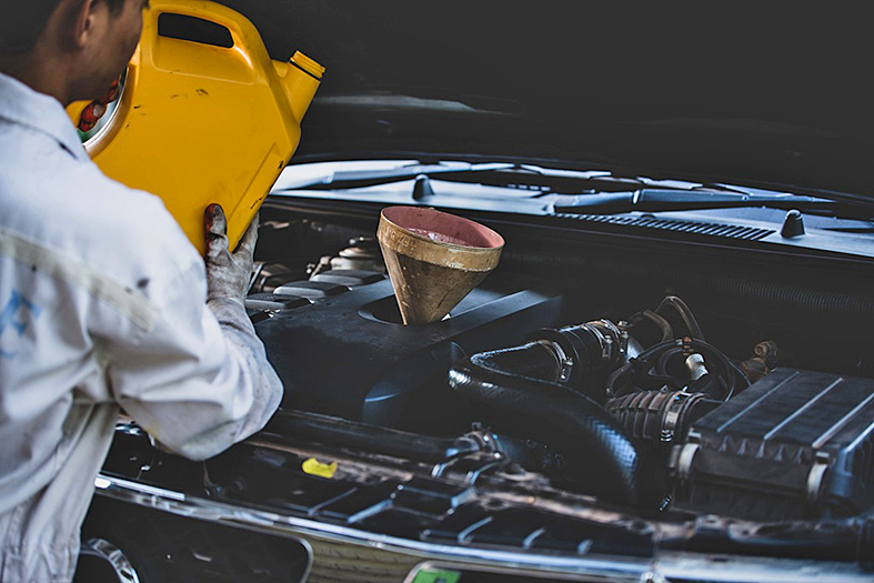 5W30 ar 5W40 – kuris variklio tepalas geresnis jūsų automobiliui?