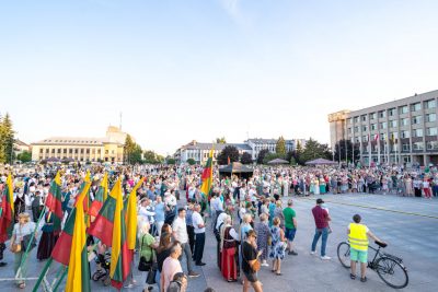 Marijampoliečiai Valstybės dieną šventė kartu – su malda