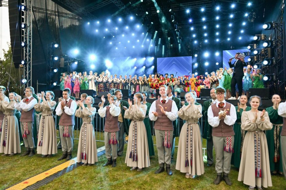 Šakiuose šurmuliavo miesto šventė „Aš myliu Šakius 2025“