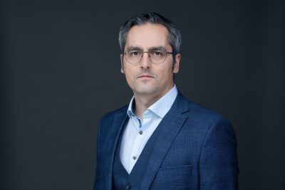 Neįtrauktas vairuotojas − brangi klaida: kaip sudaryti draudimo sutartį