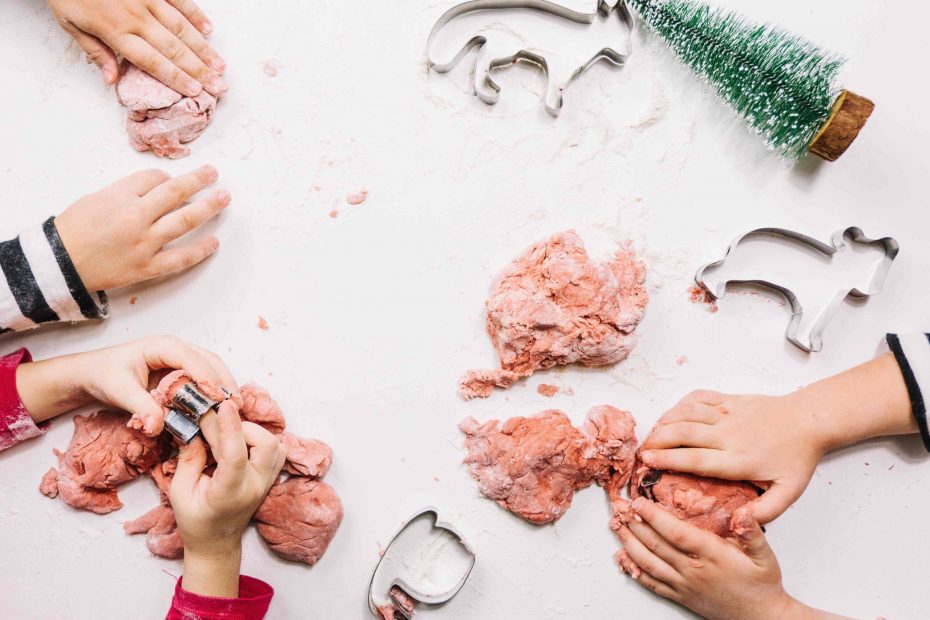 Šventinės veiklos namuose su vaikais