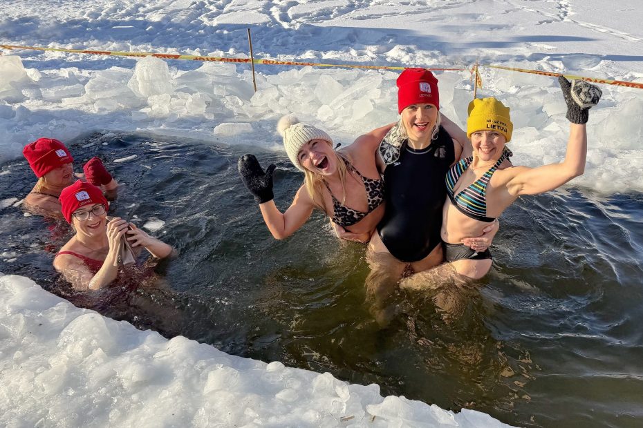 Žiemos maudynės Alytuje 2026 01 18 (foto+video)