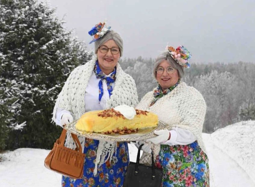 Janė ir Pranė cepelinų dienos proga išvirė cepeliną milžiną